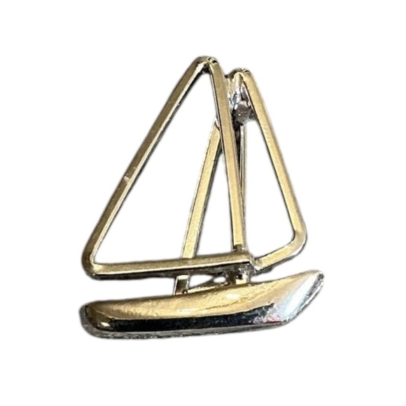 Vintage Silver Tone Sail Boat Brooch. - Picture 1 of 4